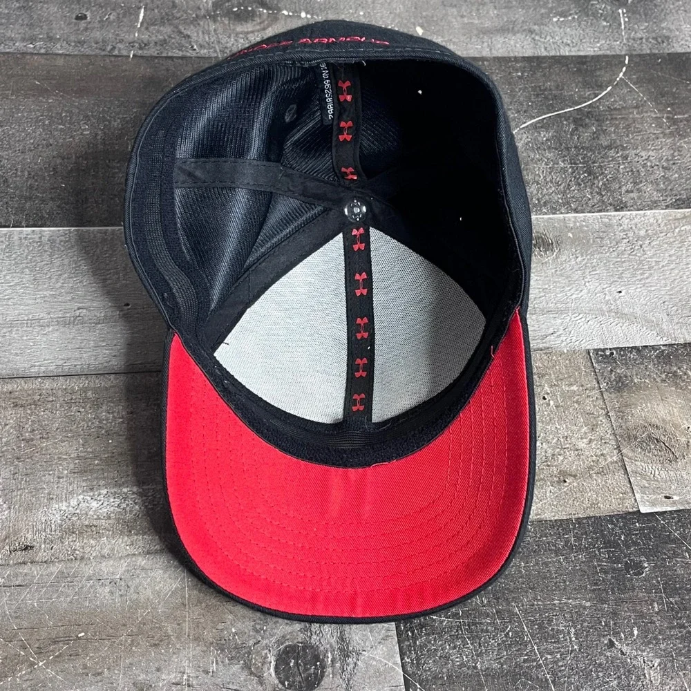 Under Armour Mens Black Red Lightning Bolt Logo Baseball Hat Cap Structured